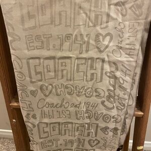Coach scarf 2 tone beige - silky feel missing fabric tag